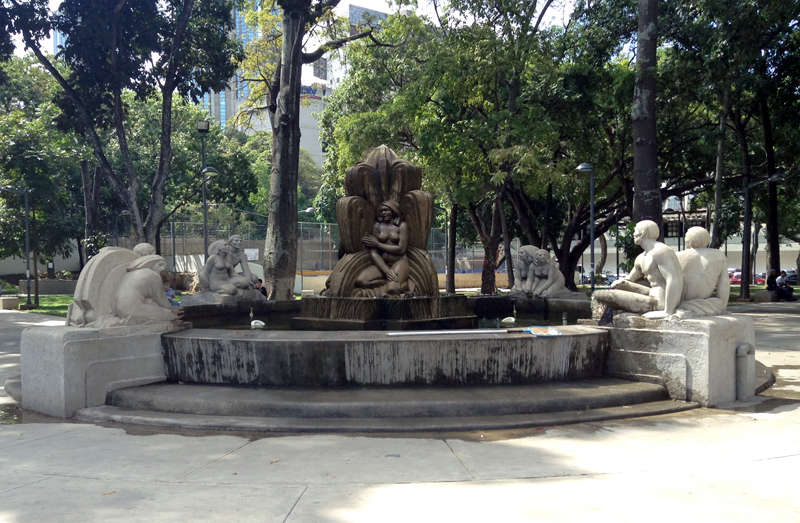 Francisco Narváez, Fuente Parque Carabobo (1934), Plaza Parque Carabobo, Caracas. Foto: PEdro Antonio Tortello, agosto 2015.