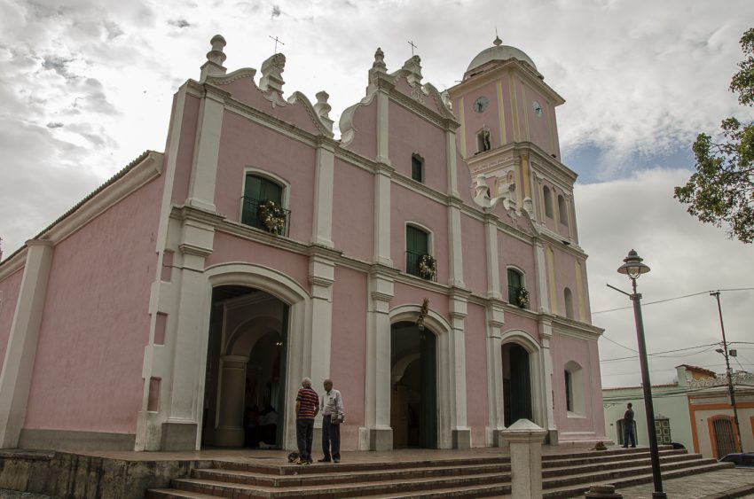 Iglesia Dulce Nombre de Jesús, Centro Histórico de Petare, Municipio Sucre, Caracas. Fotografías Luis Chacín.