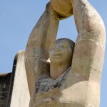 El Atleta de Francisco Narváez, talla en piedra caliza de Cumarebo, 1951,Estadio Universitario, UCV. Fotografía Luis Chacín, 2016.