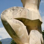 El Atleta de Francisco Narváez, talla en piedra caliza de Cumarebo, 1951,Estadio Universitario, UCV. Fotografía Luis Chacín, 2016.