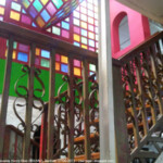 Museo Henry Alizo, Barinas. Escaleras hacia el colorido 2do nivel del MAVHA. Foto Luis Barragán.