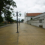 Bulevar de la iglesia San Nicolás de Bari, en la ciudad de Obispos, estado Barinas. Venezuela.