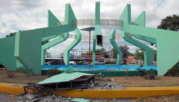 Base de la redoma que cedió en 2014. Barinas, estado Barinas. Venezuela.