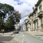 Costado sureste de la plaza Bolívar de Mérida. Patrimonio histórico de Mérida, Venezuela.