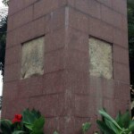 Pedestal saqueado de la estatua pedestre de la Virgen María Auxiliadora, en Chacao.