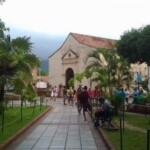 Fieles en la la catedral Nuestra Señora de La Asunción, en Nueva Esparta.