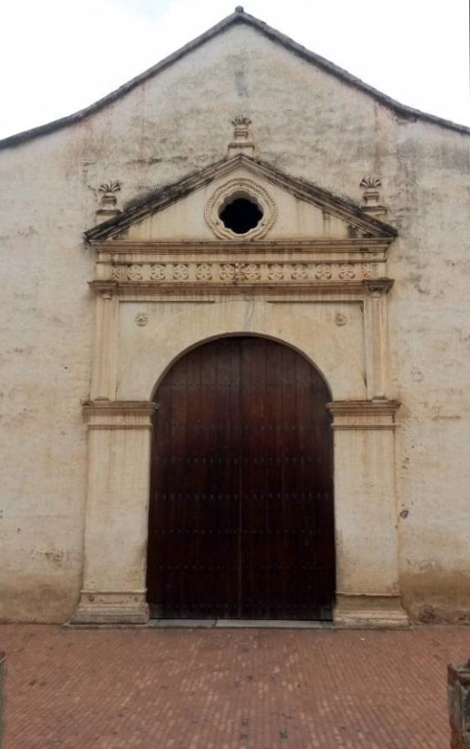 Puerta principal de la catedral Nuestra Señora de La Asunción, en Margarita.