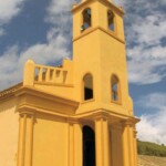 Lateral derecho y fachada de la iglesia de Toituna, municipio Guásimos del estado Táchira.