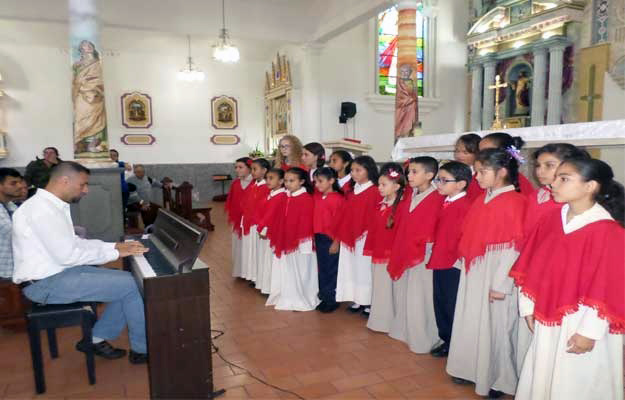 Niños Cantores del Valle de Momboy, Trujillo. Escuela perteneciente a El Sistema de Orquestas Juveniles de Venezuela.