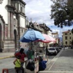 Otra vista del costado sureste de la plaza Bolívar de Mérida. Patrimonio histórico de Venezuela.