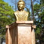 Busto de José Félix Ribas en la plaza homónima de Barinas.