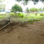 Adornos metálicos abatidos en el parque Los Mangos, de la ciudad de Barinas. Estado Barinas, Venezuela.