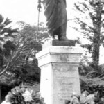 Antigua estatua de Simón Bolívar, hoy preside la plaza Bolívar de Bramón. Táchira, patrimonio cultural de Venezuela.