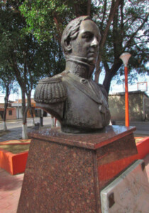 Busto de bronce del general Rafael Urdaneta, en la plaza homónima de Coro, robado el 17 de julio por fundidores del metal. Patrimonio venezolano en riesgo.