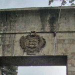 Deterioro del monumento de La Puerta, en abandono institucional. Patrimonio nacional de Venezuela. en riesgo