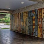 Otra vista del mural de Oswaldo Vigas afectado por acto de vandalismo en 2013. Ciudad Universitaria de Caracas. Patrimonio Mundial de Venezuela.