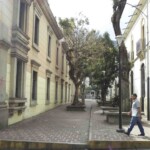 Paseo César Rengifo donde se encuentra la estatua del Rector Heroico Carracioco Parra y Olmedo. Mérida, Venezuela.