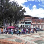 Actividad cultural en la zona norte de la plaza Rivas Dávila. Patrimonio histórico del municipio Mérida, estado Mérida. Venezuela.