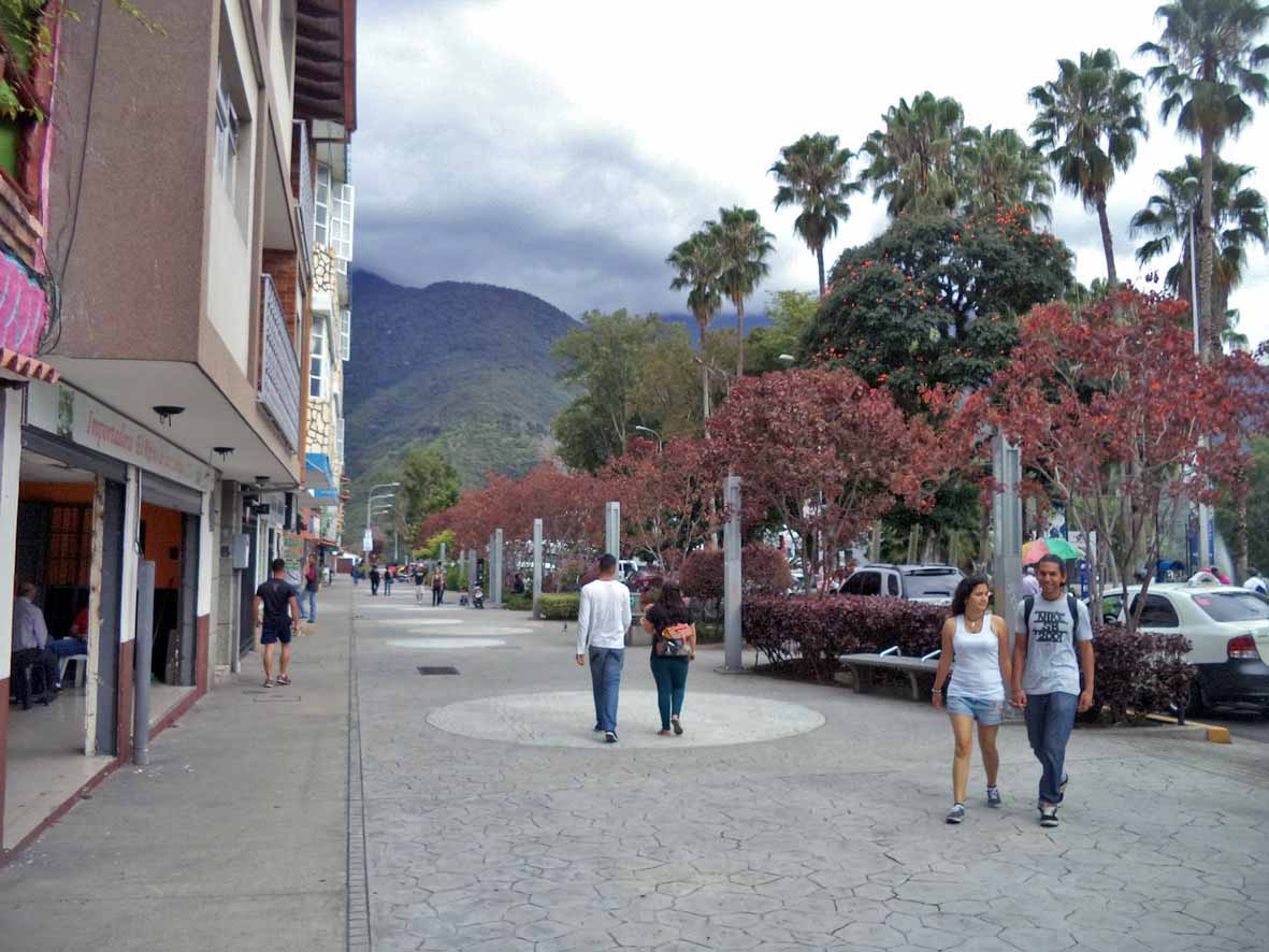 Bulevar Las Heroínas inaugurado en el 2012. Patrimonio cultural de Mérida, Venezuela.