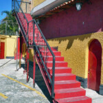 La restaurada escalera de acceso a numerados. Plaza de Toros Román Eduardo Sandia, patrimonio cultural del estado Mérida, Venezuela.