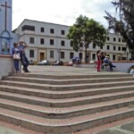 PEscalera de la zona norte de la plaza Rivas Dávila. atrimonio histórico del municipio Mérida, estado Mérida. Venezuela.