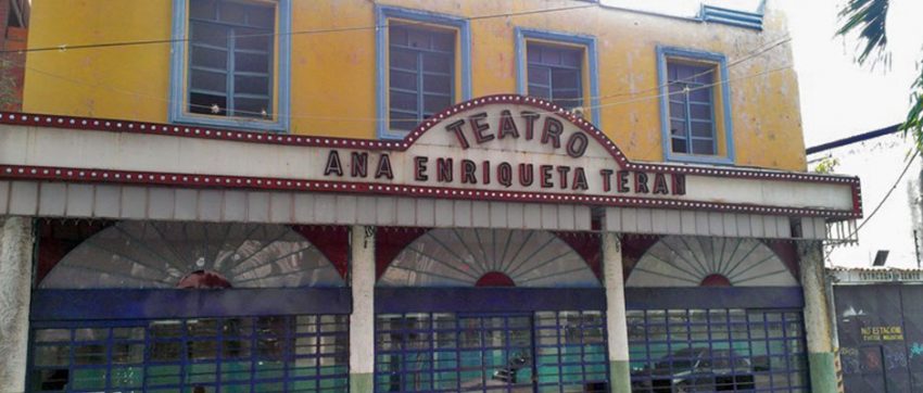 Fachada del ruinoso teatro Ana Enriqueta Terán. Valera, estado Trujillo. Patrimonio cultural de Venezuela en riesgo.