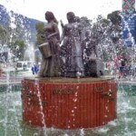 Otra vista de la fuente de agua del monumento a Las Heroínas merideñas. Patrimonio cultural venezolano.