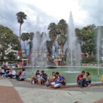 Fuente principal de la plaza Las Heroínas, vista desde la esquina sur. Plaza Las Heroínas, en la ciudad de Mérida. Patrimonio cultural venezolano.