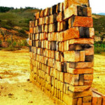 Hilera de ladrillos fabricados en Lobatera. Patrimonio cultural del estado Táchira, Venezuela.