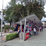 Módulos de ventas de artesanías localizados en el costado sureste de la plaza Las Heroínas, en la ciudad de Mérida.