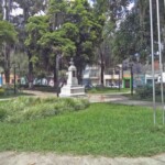 Zona central de la plaza Rivas Dávila desde el costado suroeste. Patrimonio histórico del municipio Mérida, estado Mérida. Venezuela.