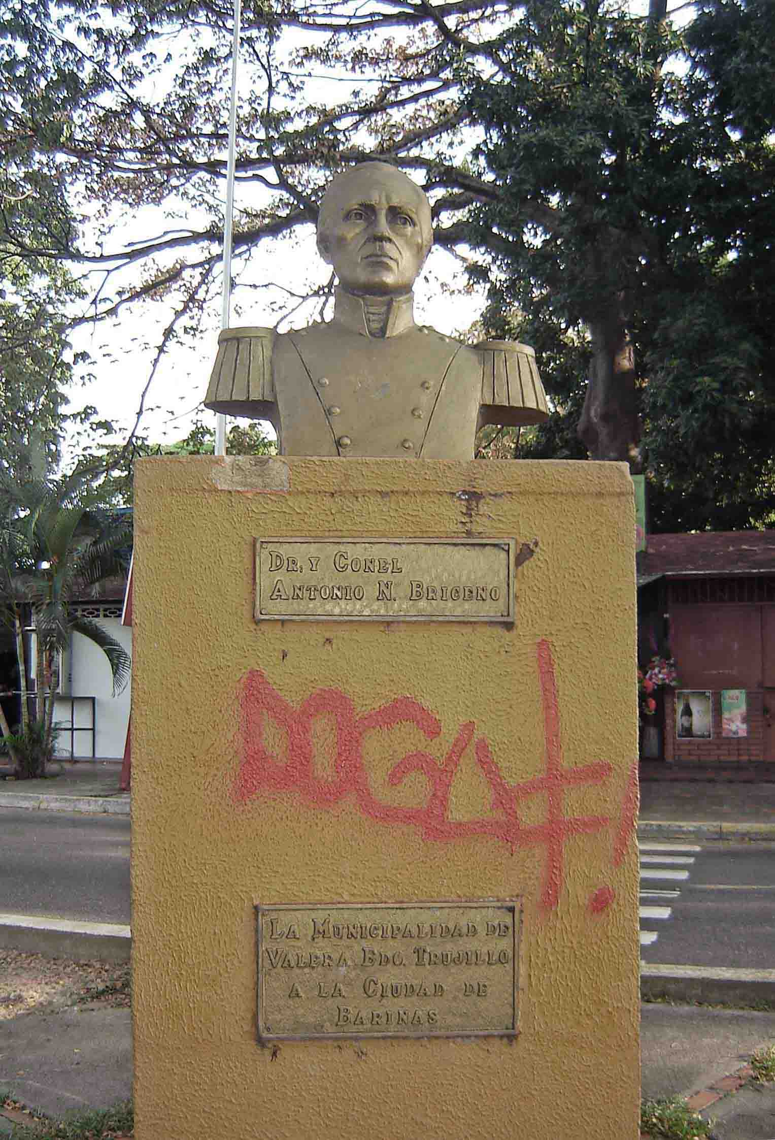 Robo de placas de bronce en Barinas. Patrimonio cultural en riesgo. Venezuela.