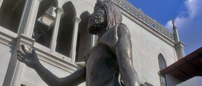 La estatua de San Juan Bautista, de la iglesia homónima, sin su lanza de bronce. Valera, estado Trujillo. Patrimonio venezolano en riesgo.