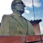 Monumento al Dr. Raúl Blonval López, en Barinas. Patrimonio cultural de Venezuela.