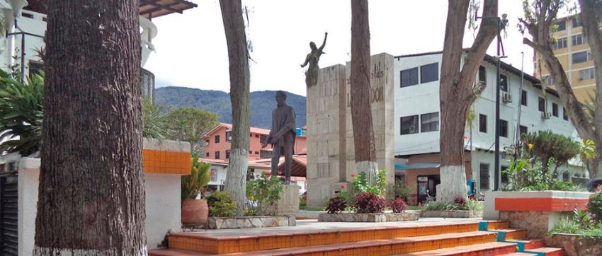 Monumento Bolívar de Los Andes, en la plaza Bolivariana de Mérida. Patrimonio cultural de Mérida, Venezuela.