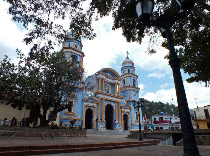 Reloj de Lobatera, en la iglesia parroquial Nuestra Señora de Chiquinquirá. Lobatera, estado Táchira. Patrimonio cultural de Venezuela.