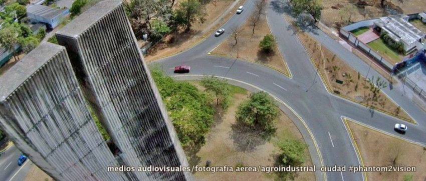 Monumento La Espiga / Monumento La Agricultura, en Acarigua - Araure, estado Portuguesa. Patrimonio cultural de Venezuela.