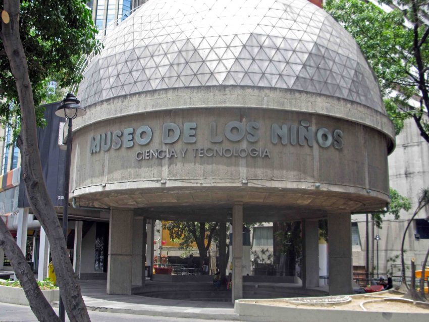 La gran caja descolorida en la que se convirtió el Museo de los Niños ...
