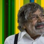 Carlos Cruz-Diez, artista venezolano de cinetismo y arte óptico.