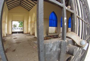 Cementerio Bella Vista de Barquisimeto, estado Lara. Patrimonio cultural de Venezuela en peligro. Estado de la alameda que integra la estructura original del centenario Cementerio Bella Vista de Barquisimeto, Lara. Foto Keren Torres, junio 2018.