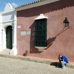 Registros de edificaciones en el casco histórico de Coro a cargo de Jesús Romero. Foto Luis Chacín.