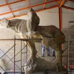 La estatua en el taller de la UCV, antes de ser restaurada. Foto Fernando de Tovar.