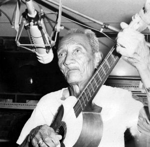 Pío Alvarado, creador del golpe curarigüeño, variante del golpe tocuyano. Es considerado el mayor golpero del estado Lara. Tamunangue o sones de negro entre Lara y Portuguesa. Patrimonio cultural de Venezuela.