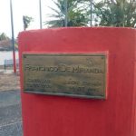 La placa de bronce corre el riesgo de desaparecer del pedestal del monumento a Miranda, en Barinas. Foto Marinela Araque, marzo 2019.