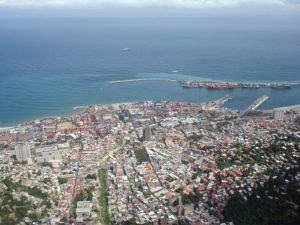 El puerto de La Guaira, estado Vargas. Foto Veronidae_Wikimedia Commons, 2012.