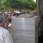 Agosto de 2017. Momentos en que retiran el busto de Ricardo Aguirre de su pedestal, en la plazoleta de San Juan de Dios. Foto